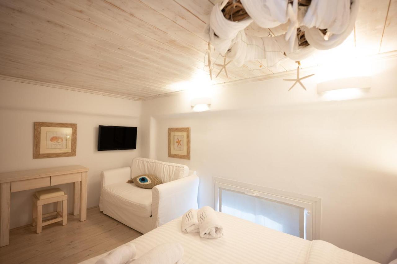 Blue, White And Grey Suites Ornos  Bagian luar foto