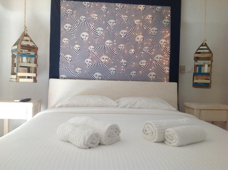 Blue, White And Grey Suites Ornos  Bagian luar foto